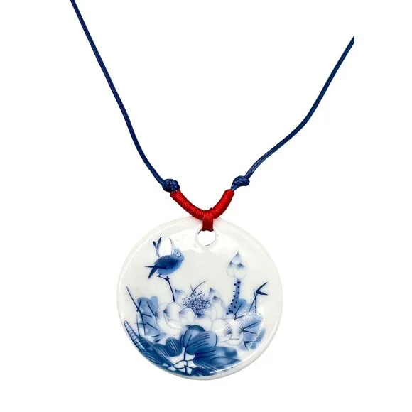 Blue & White Ceramic Round Pendant Necklace Floral Bird Design Adjustable Cord - Picture 3 of 5